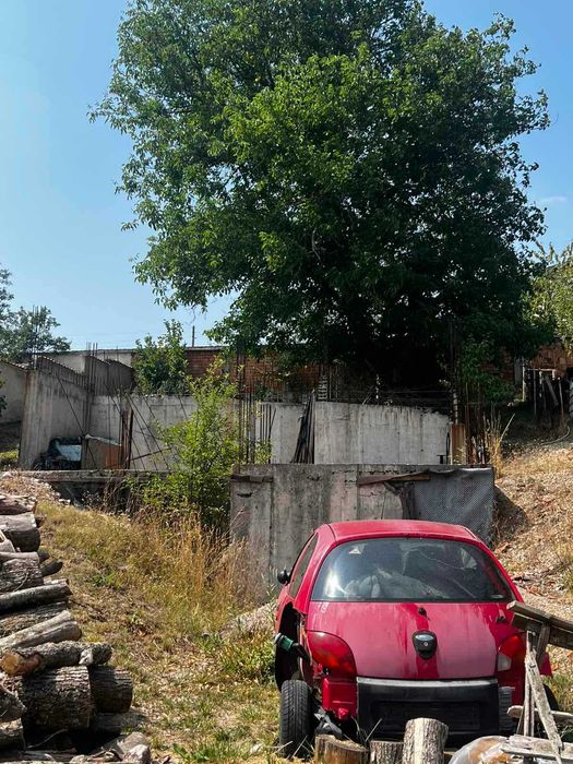 Парцел в регулация с проект за къща – гр. Сливница