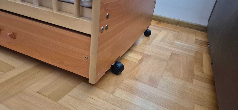 Продавам детско креватче 140/70 см. + Матрак и протектор.