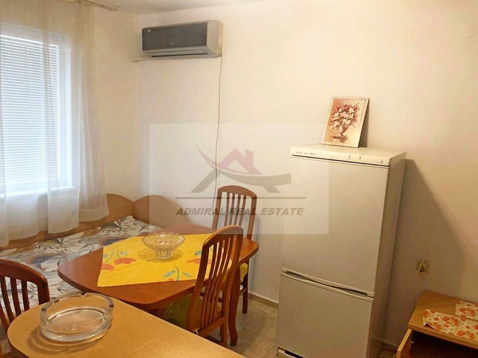 Дава се под наем Двустаен апартамент в Варна, Цветен квартал - 42 кв.м за 350 € - Снимка #1