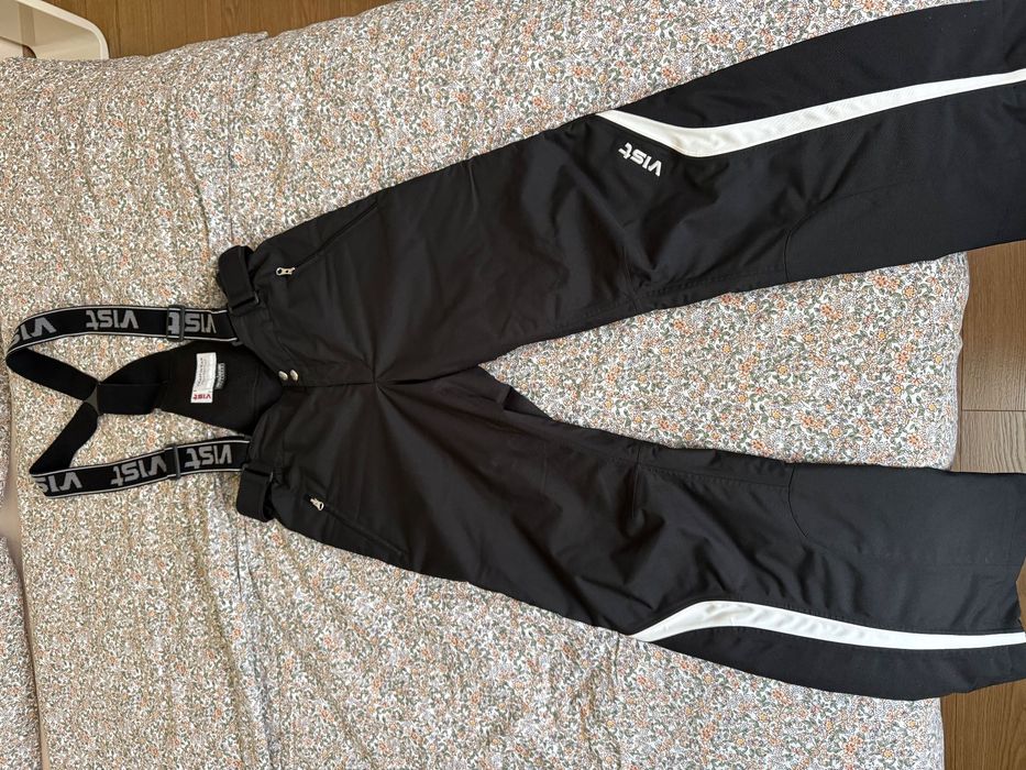 Vând costum de schi VIST mărimea L, utilizat