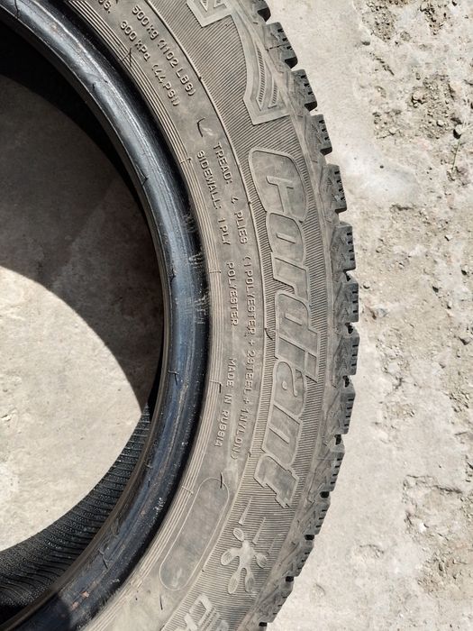 Срочно продам зимние шины 185/60/15