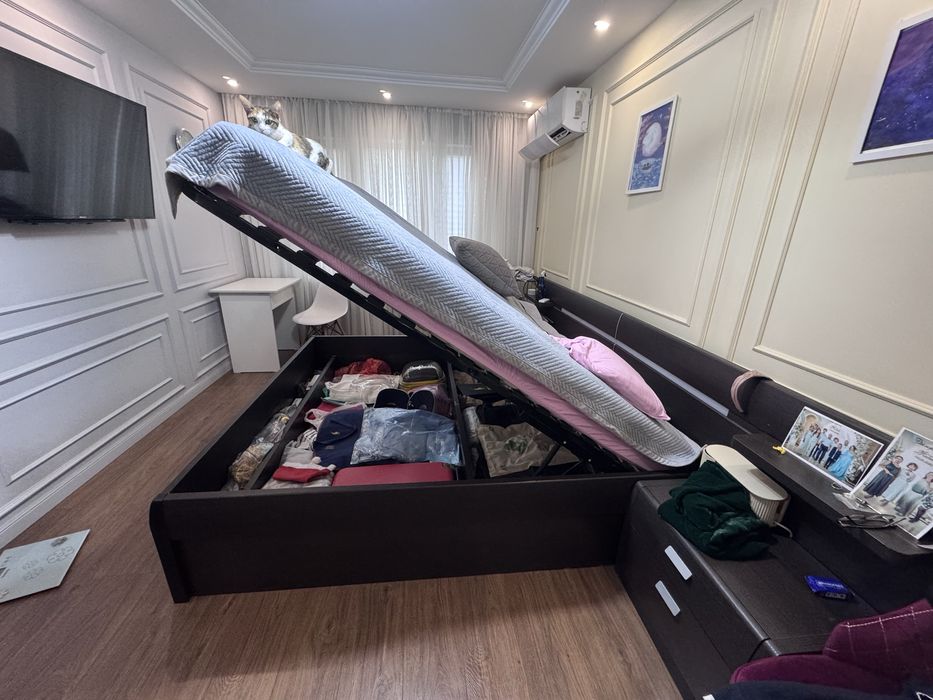 Двухспальная кровать