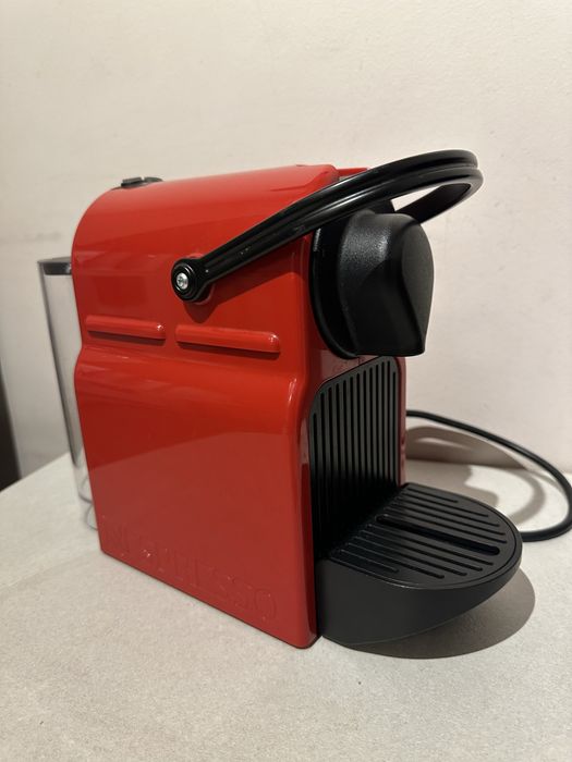 Nespresso Inissia rosu espressor