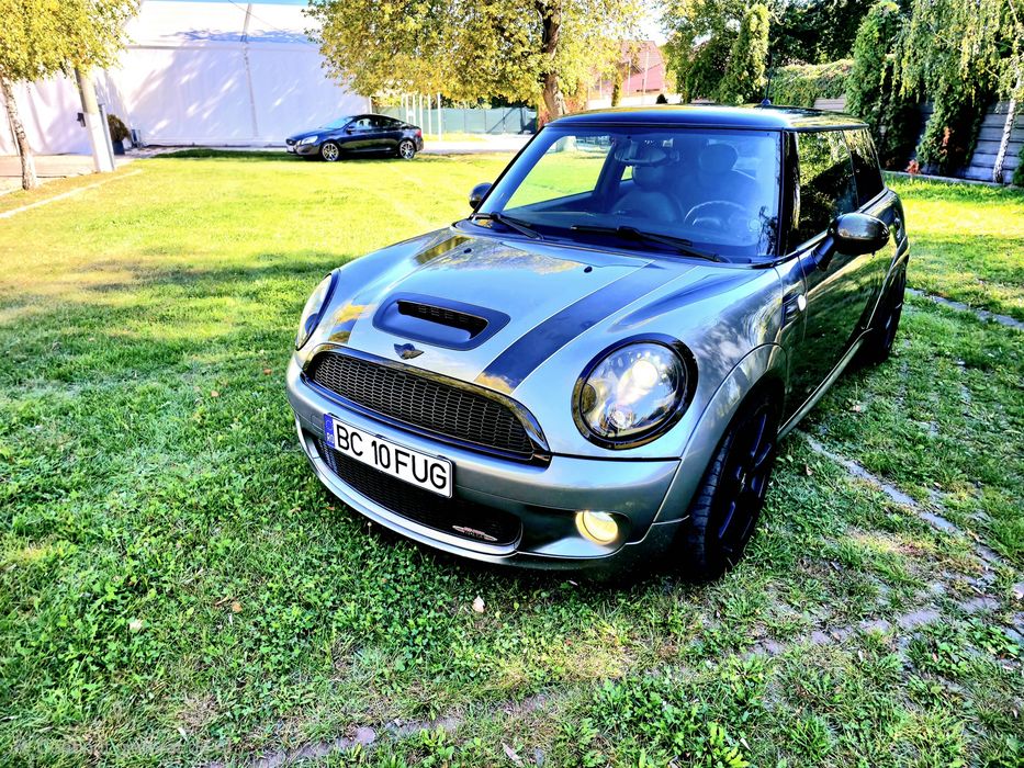 Mini Cooper  John Cooper Works 250cai îngrijită ca la carte pentru pasionati