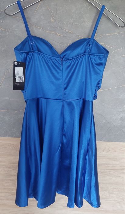 Нова сатенена рокля с етикет