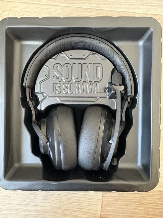 JBL Quantum 400.