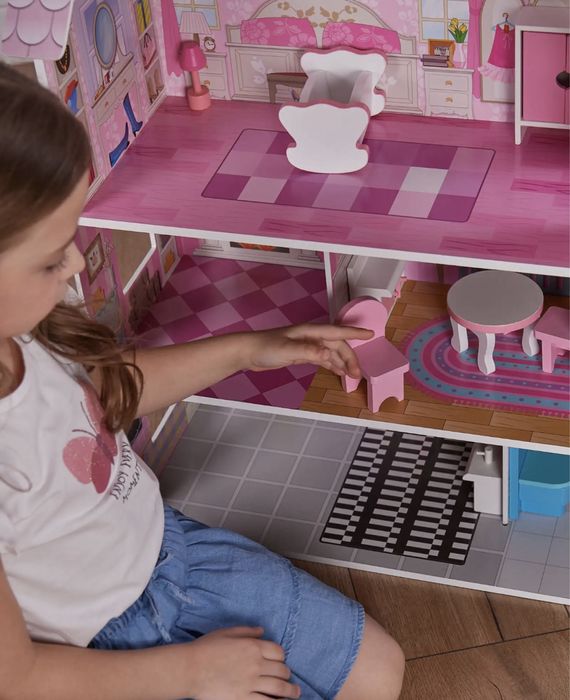 Кукольный домик из дерева