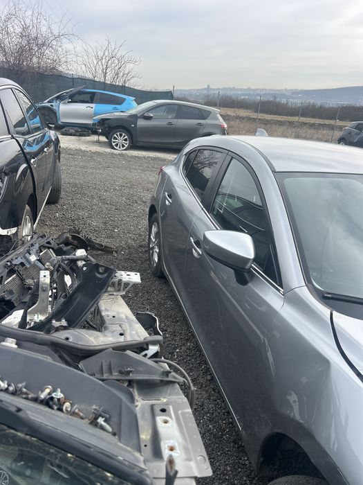 Dezmembrez,Piese Mazda 3 BM 2015 2.2diesel