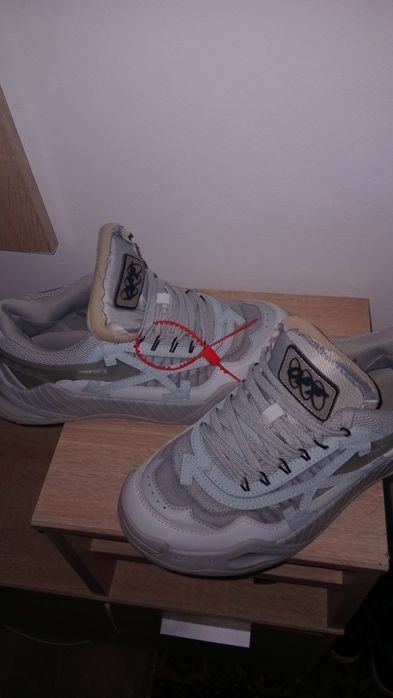 Vând off-white odsy 1000