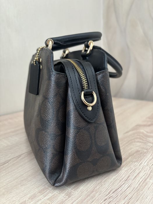 Продаю сумку Coach оригинал