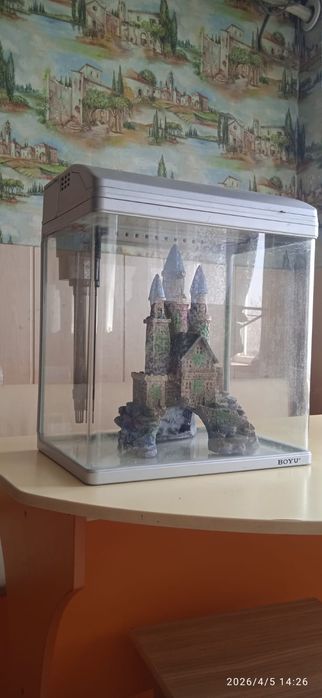 Продается аквариум BOYU ~40л в отличном состоянии