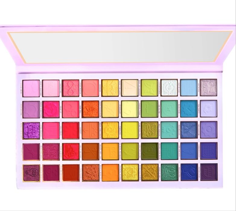 Palete de farduri Plouise,noi,sigilate.