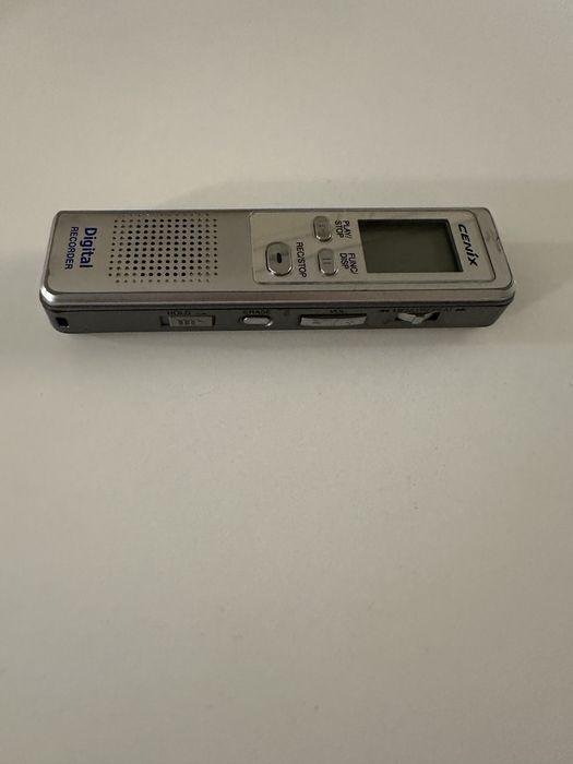 Диктофон CENIX продаю.