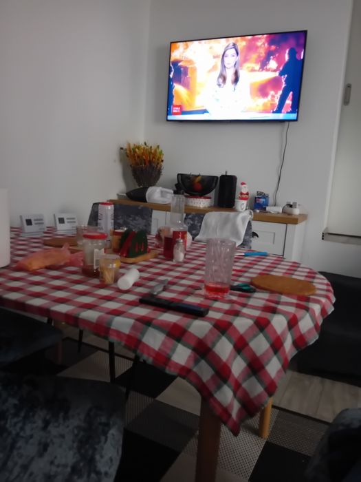 Ofer gazda fete 600 RON  luna camera decomandata baie proprie zona me