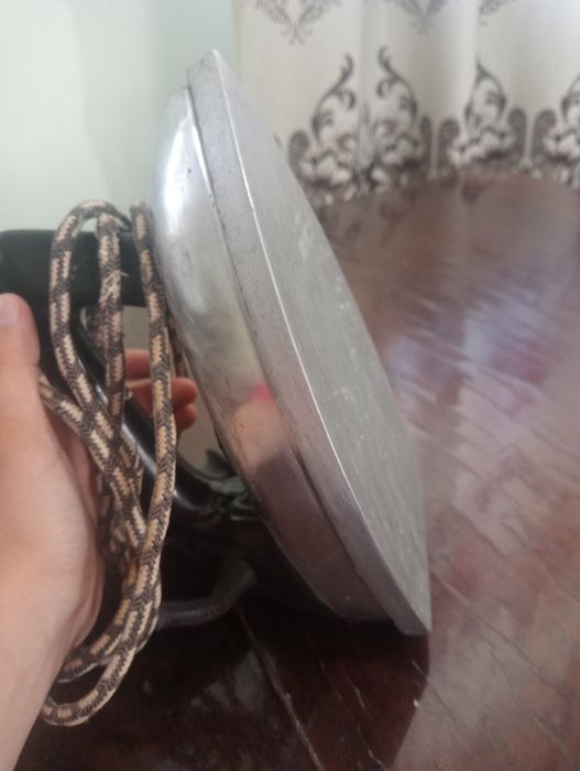 Продается утюг советского качества!