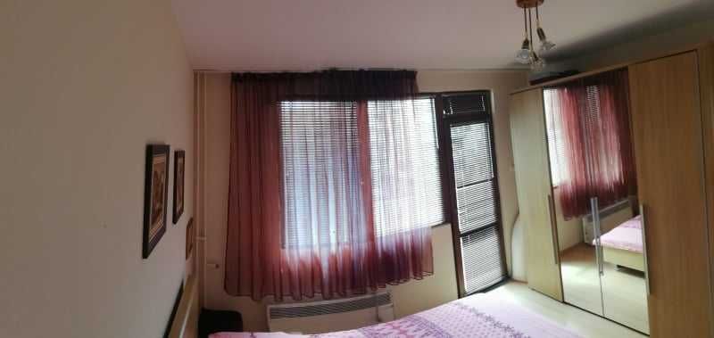 Дава се под наем Тристаен апартамент в Бургас, Лазур - 80 кв.м за 255 € - Снимка #1