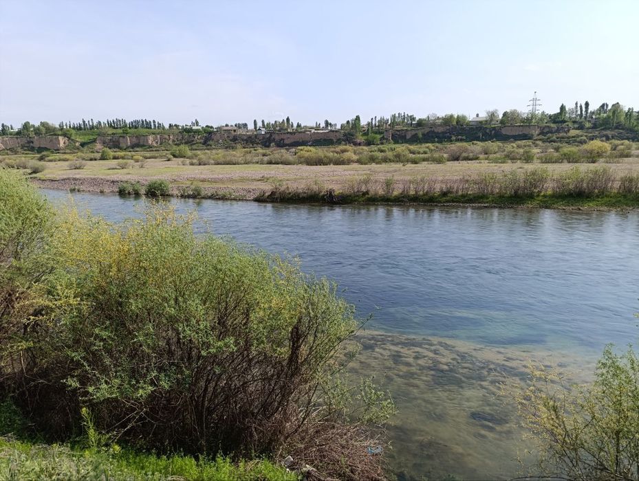 4 гектар жой сотилади. Дарё буйида. Ташмореда