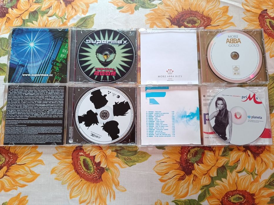 Лот оргинални CD -та