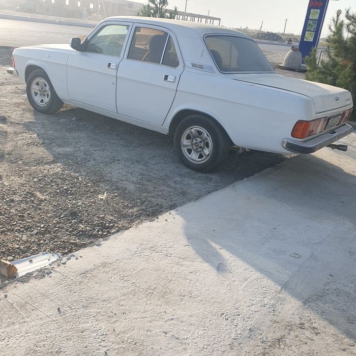 Волга газ 3102 седан