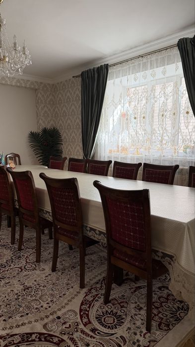 Срочно продам стол со стульями