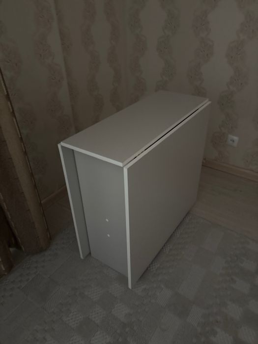 Продается стол книжка