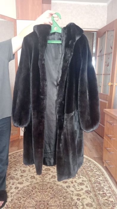 Продам норковую шубу.