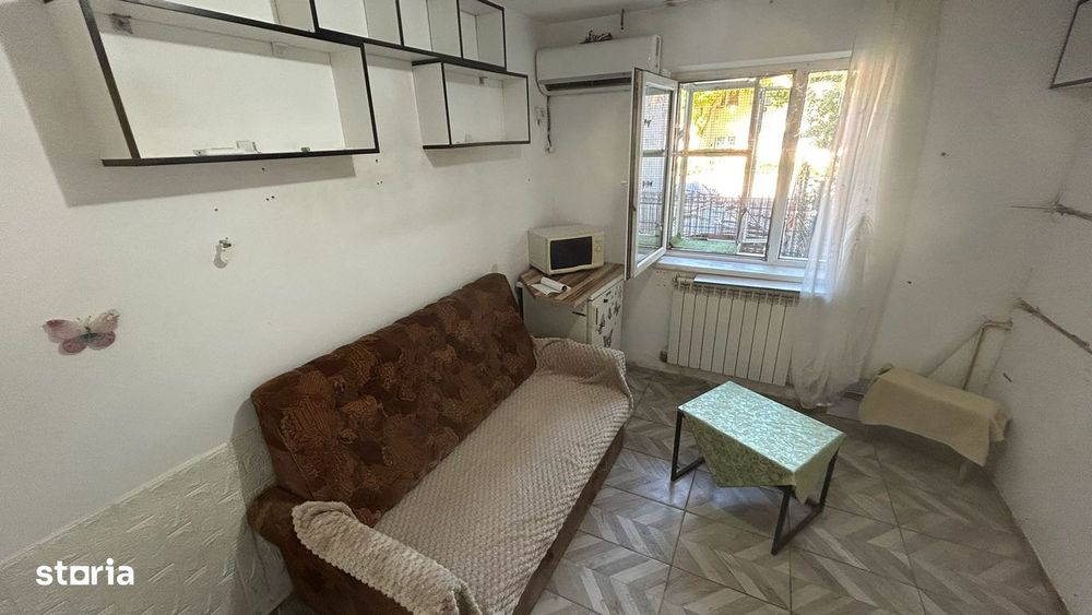 Camera cu demisol zona AFI
