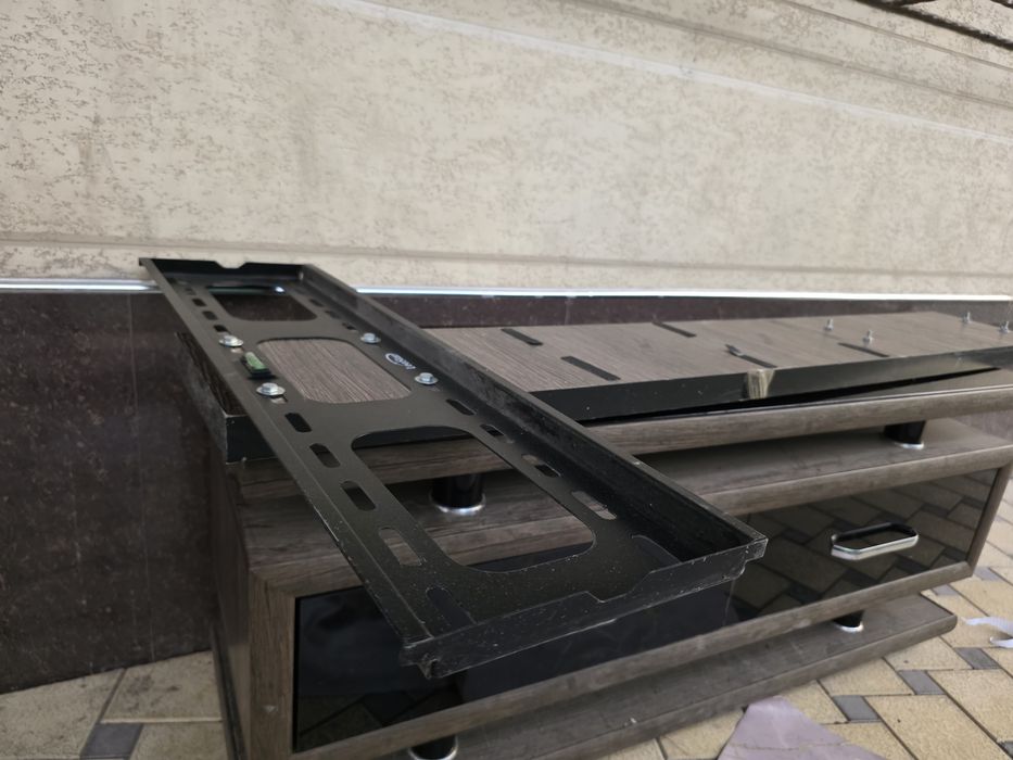 Телевизор подставкаси сотилади.