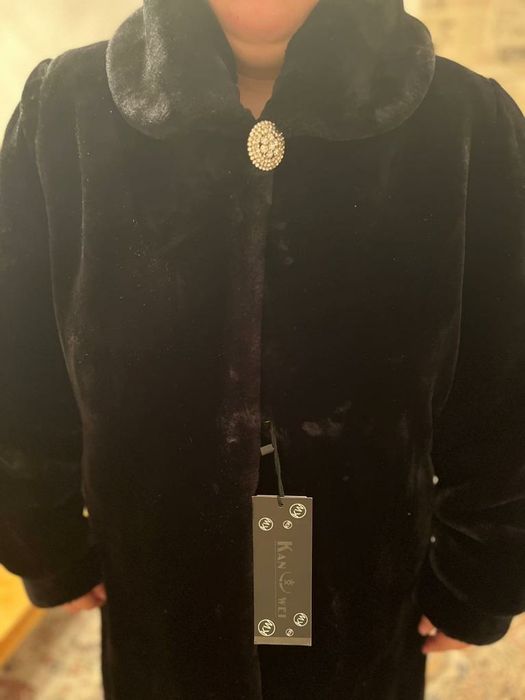 Продаю шубу новую