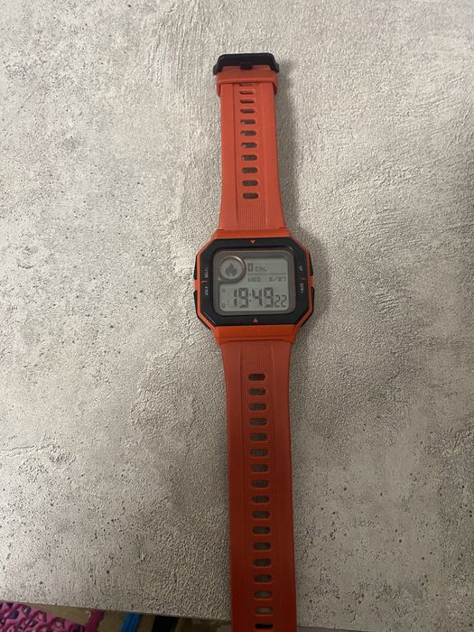 Часы Xiaomi amazfit ретро стиль
