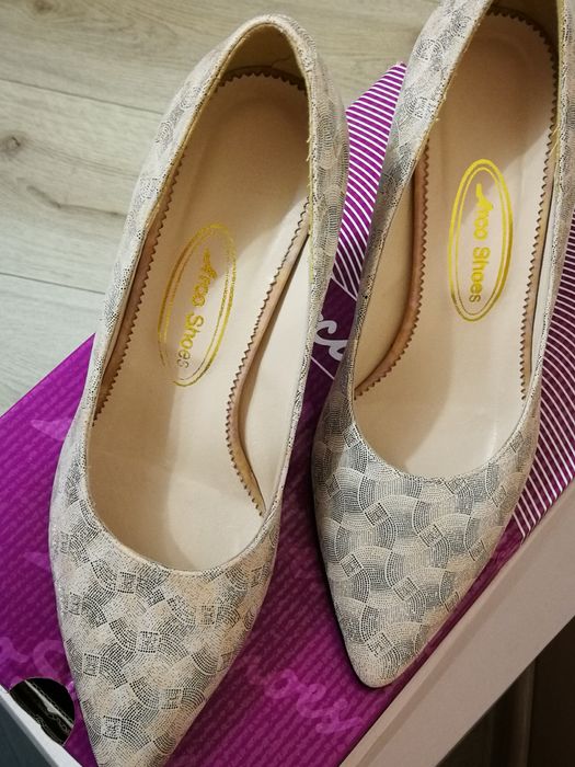 Pantofi stiletto