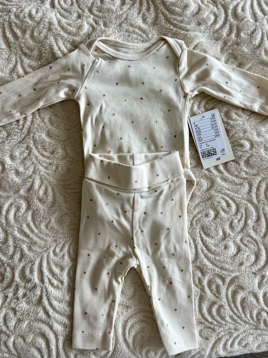 Бебешки ромпърчета и две комплектчета