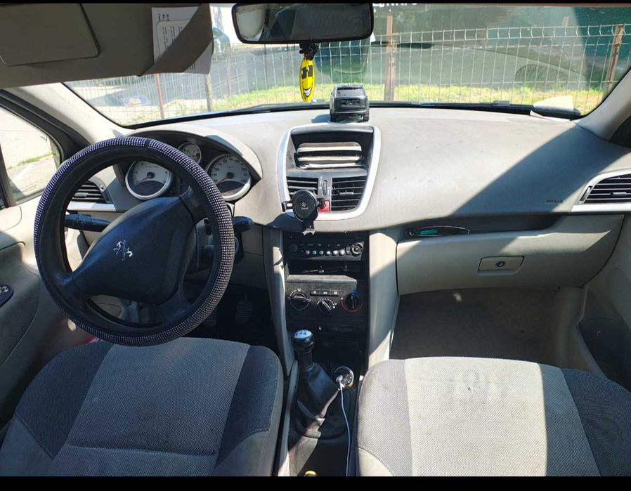 Vând Peugeot 207 1.4 diesel