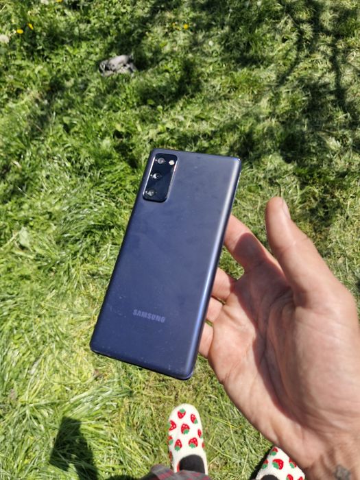 Samsung S20FE albastru