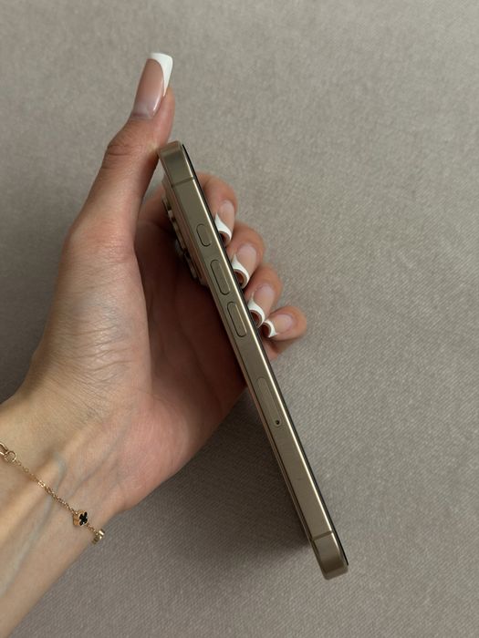 Продам айфон 16 pro на 512 gb