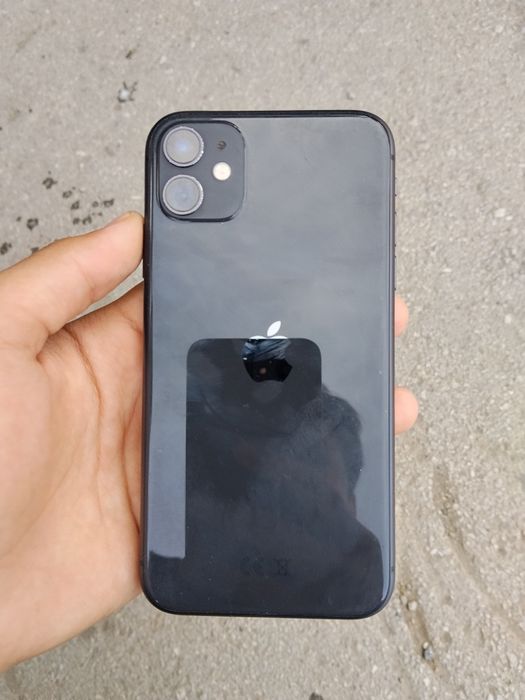 iPhone 11 в хорошем состоянии