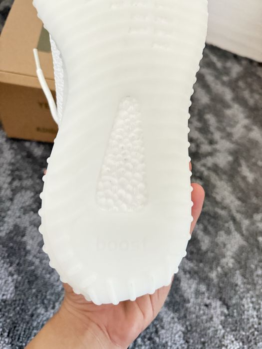 Adidas Yeezy Boost v2 triple white