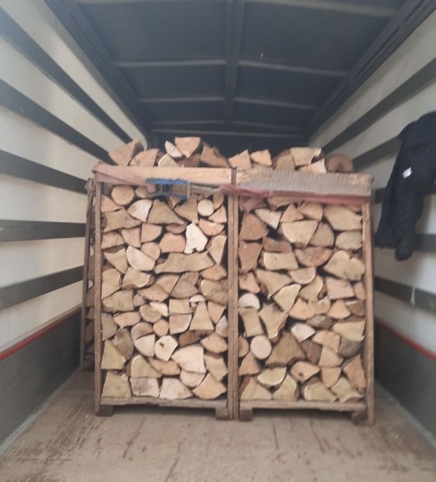 Lemne de foc stejar. fag salcam uscate si taiate la palet