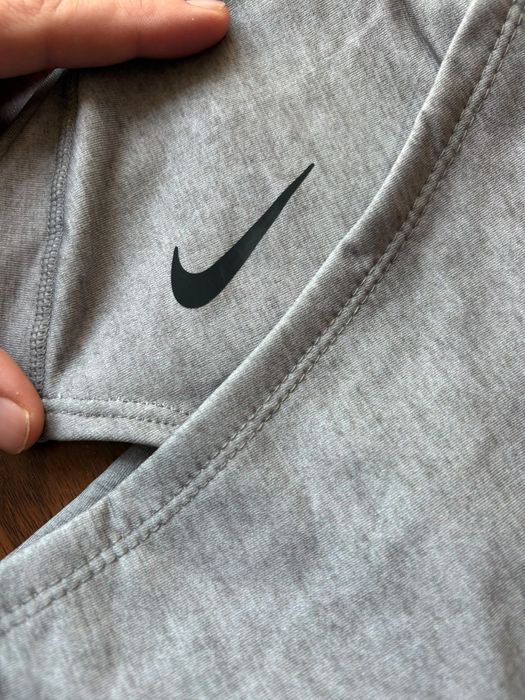 Cagulă Nike Pro Hyperwarm Hood – Gri – Mărime Universală