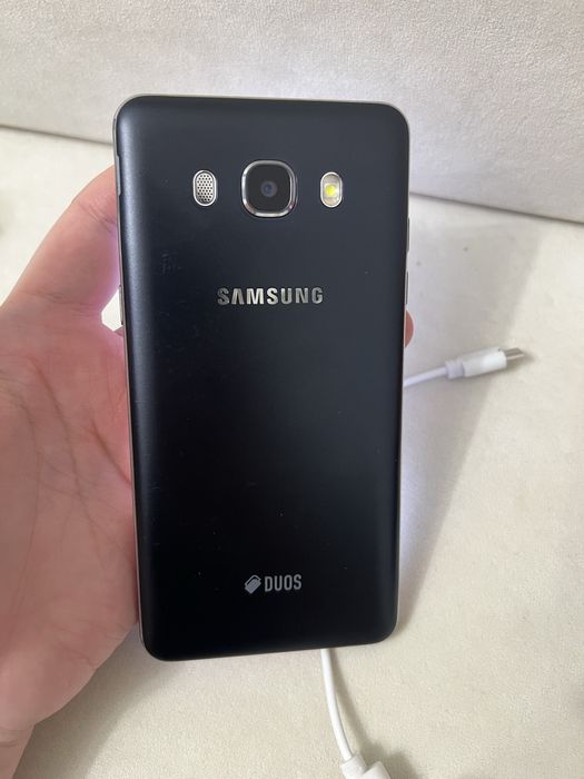 Samsung J5 16 GB