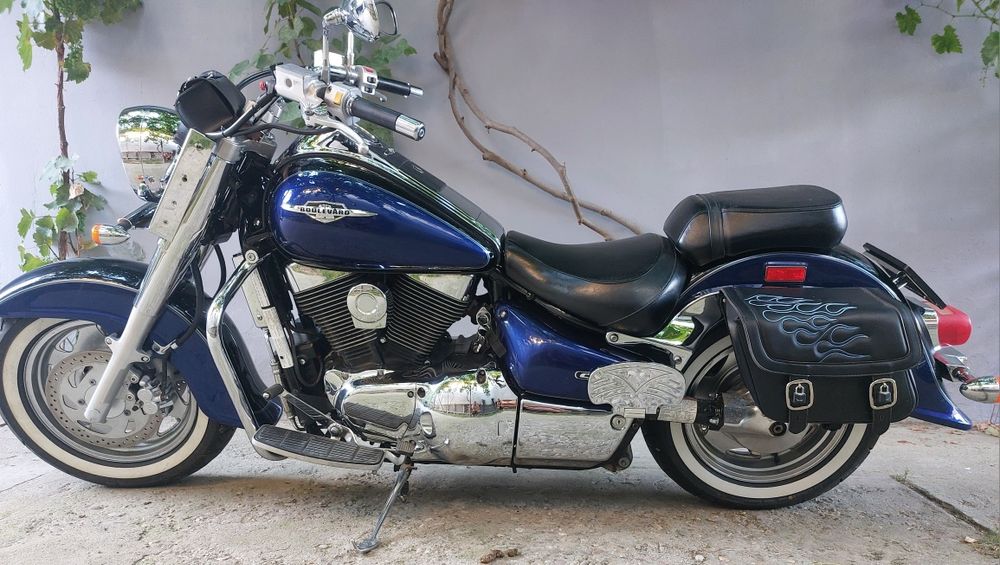 Suzuki Boulevard C90