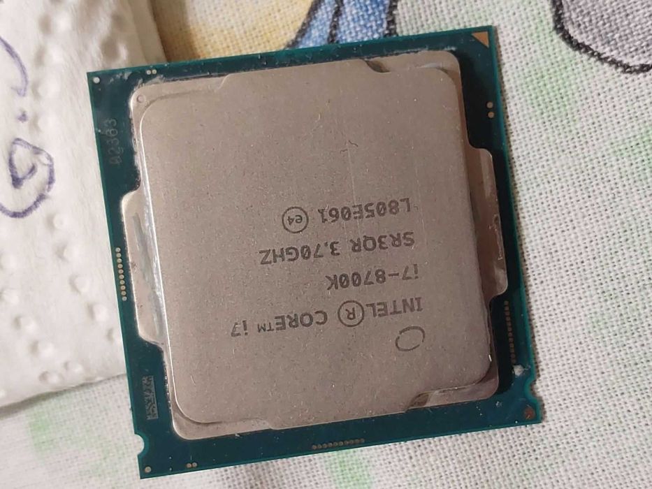 Intel Core i7 8700K, 6-ядрен, LGA 1151