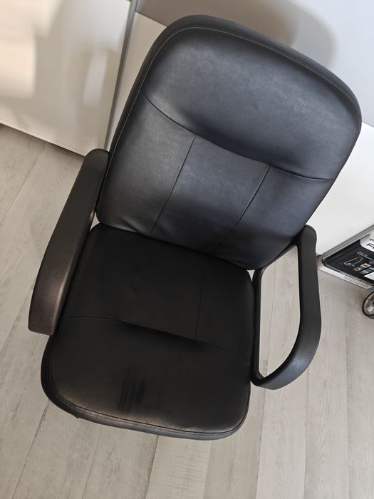 Scaun rotativ reglabil și ergonomic