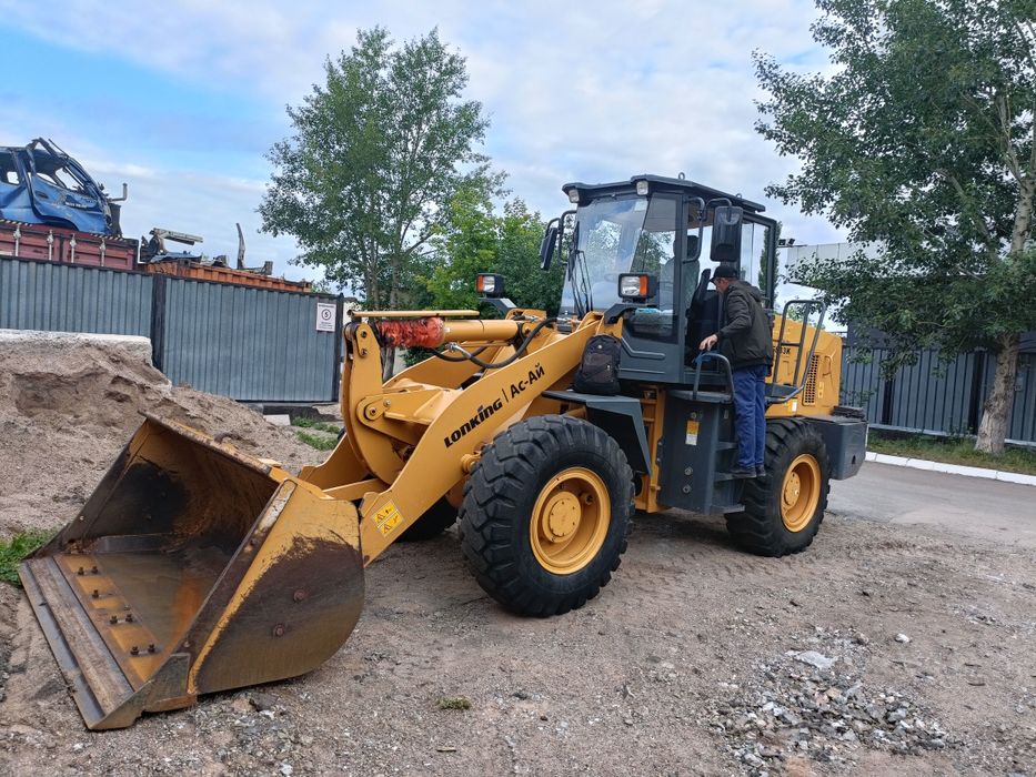 Продам погрузчик/ фронтальный погрузчик