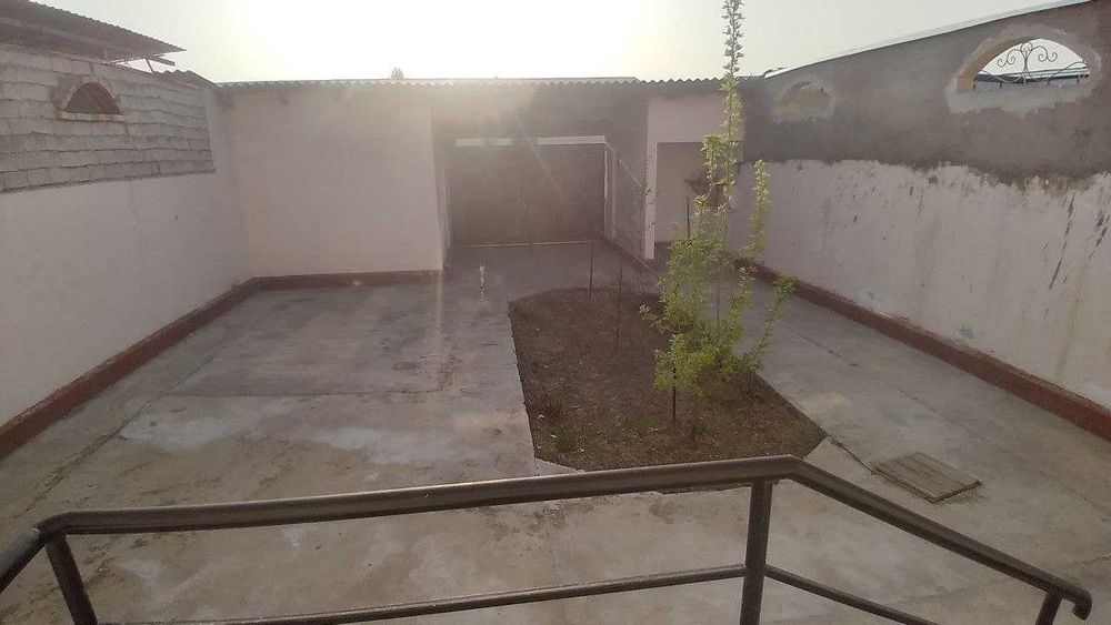 Guliston sh, Oktyabr namunali 2 sotixli uy, 4 xona