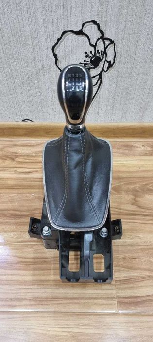 Рычаг МКПП в сборе с кулисой от Малибу 1 (вторая позиция)