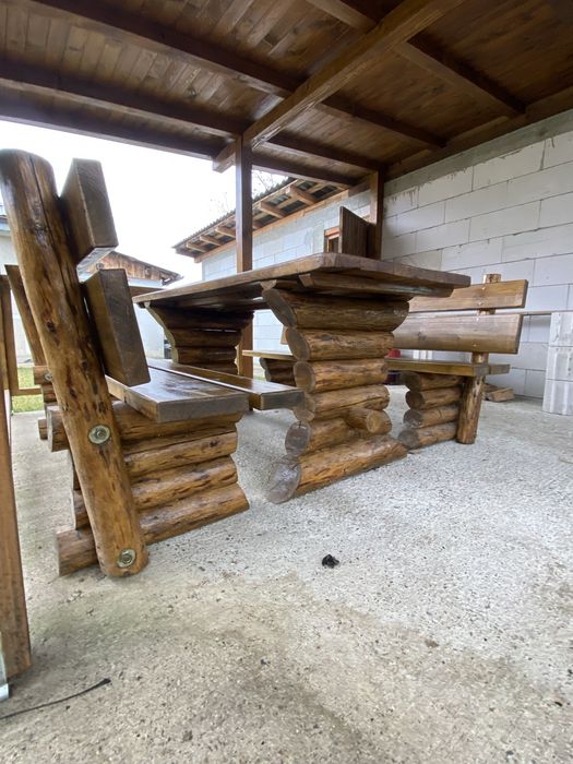 Set masa si banci din lemn masiv (stil rustic )