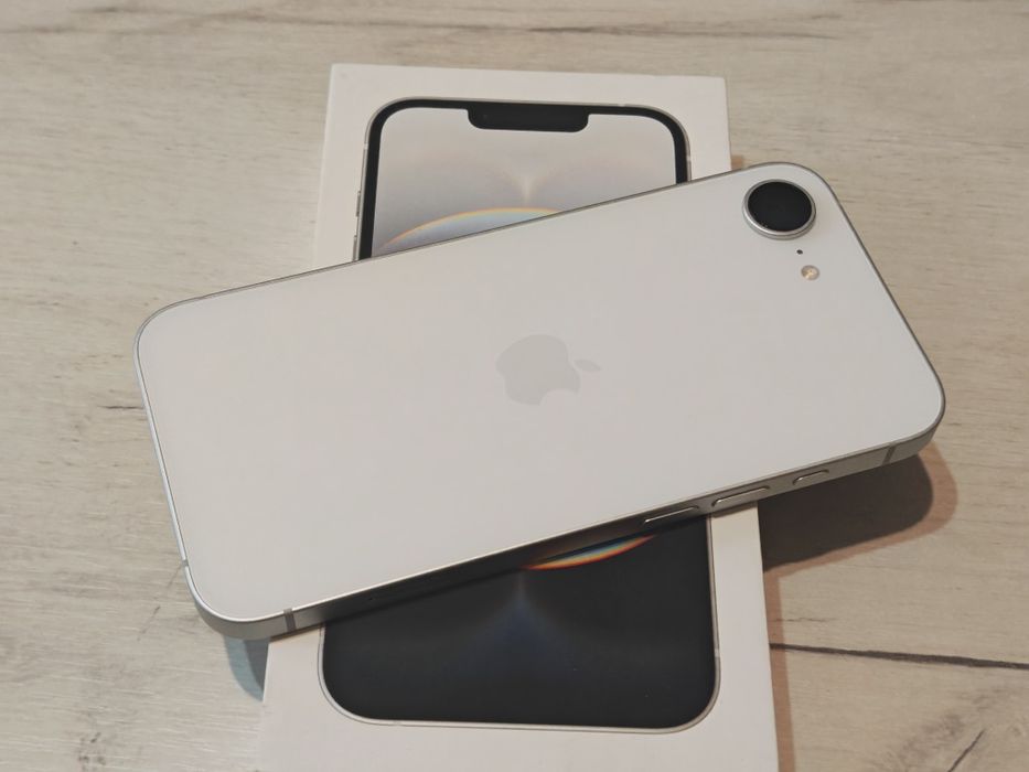 Като нов iPhone 16e 128 GB Гаранция