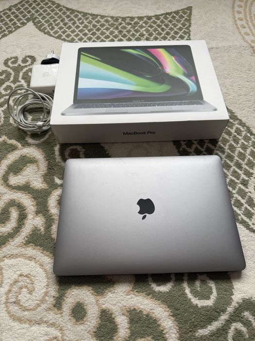 MacBook Pro M2 макбук