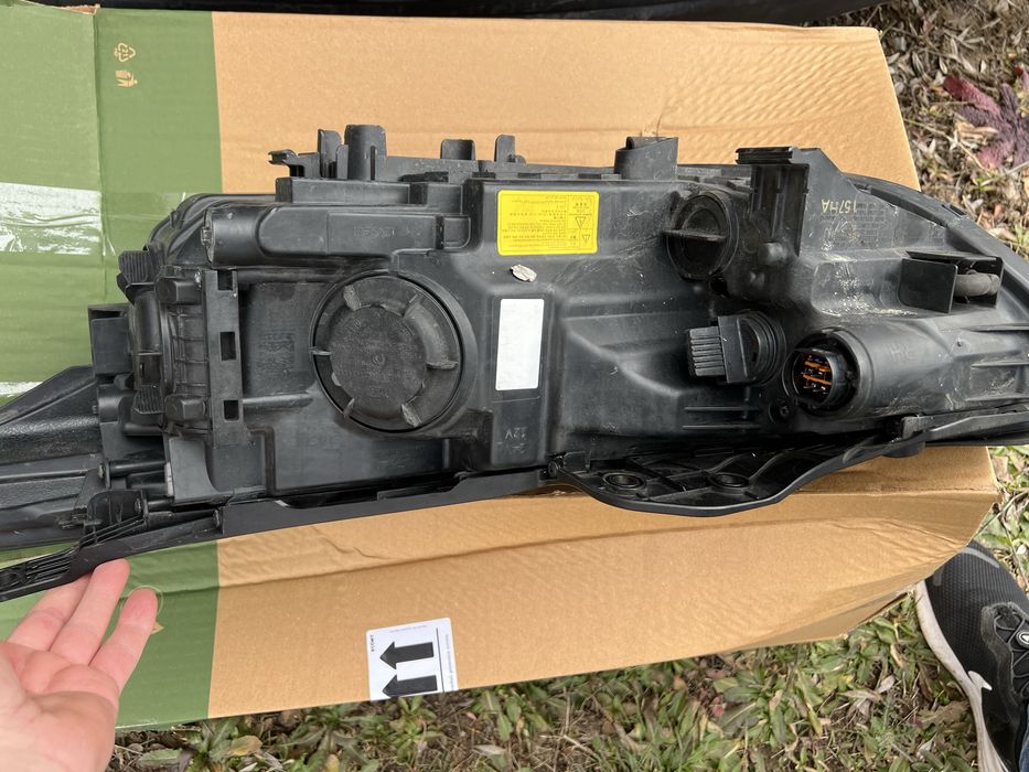 Hyundai Santa Fe - десен фар